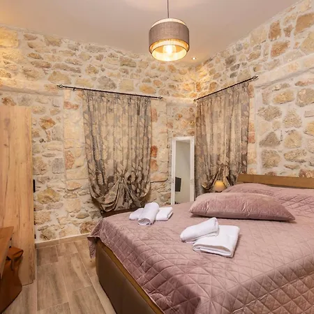Stone House Dimitra Tatil Evi *